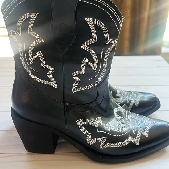 Wetkiss Black Faux Leather Women’s Cowboy Boots – Size 9 – Excellent Condition - Picture 3 of 8